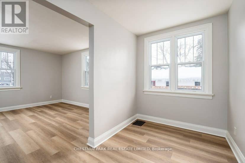 31-33 Washburn Street — photo 6 of 17