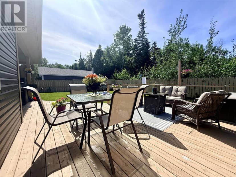 18 Evergreen Crescent — photo 39 of 40