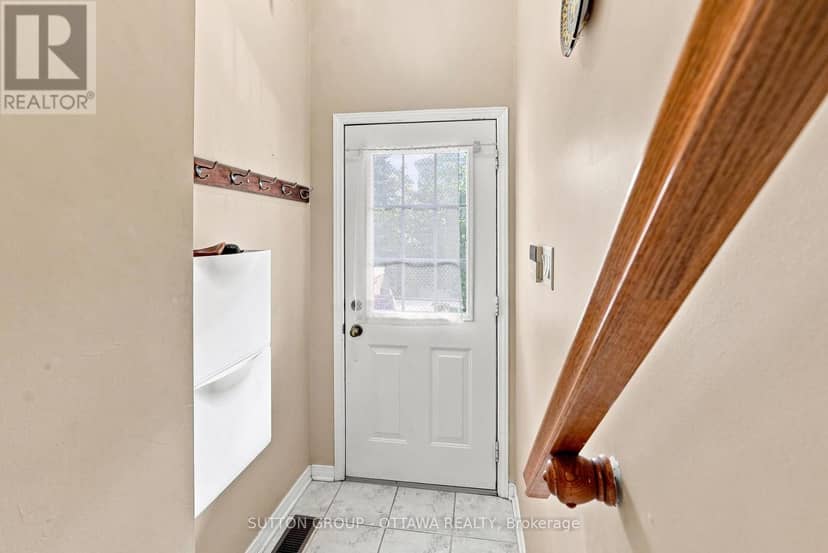 22 Manhattan Crescent — photo 3 of 29