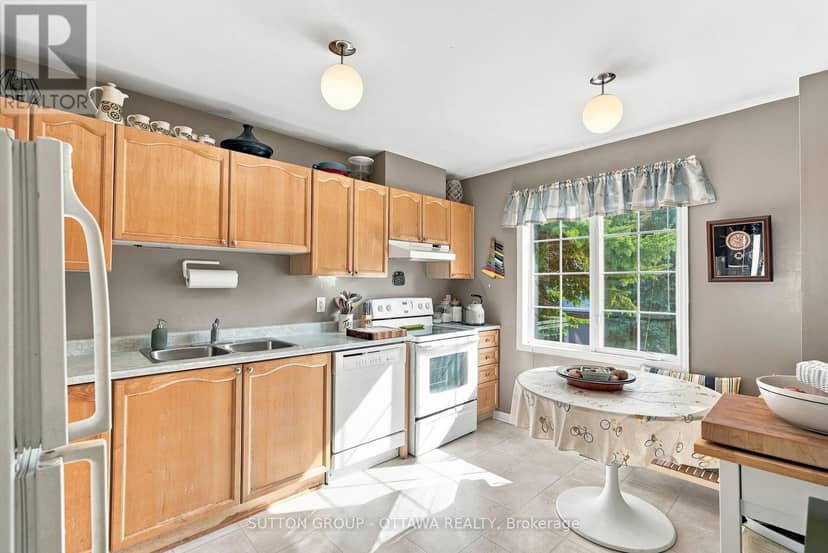 22 Manhattan Crescent — photo 5 of 29