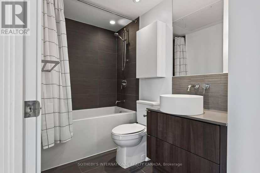3001 - 161 Roehampton Avenue — photo 6 of 21