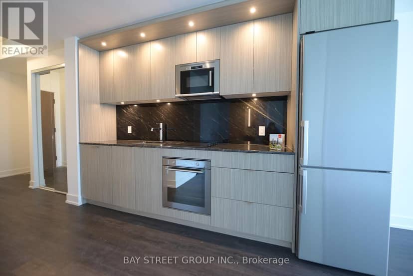 2802 - 30 Inn On The Park Drive — photo 6 of 15