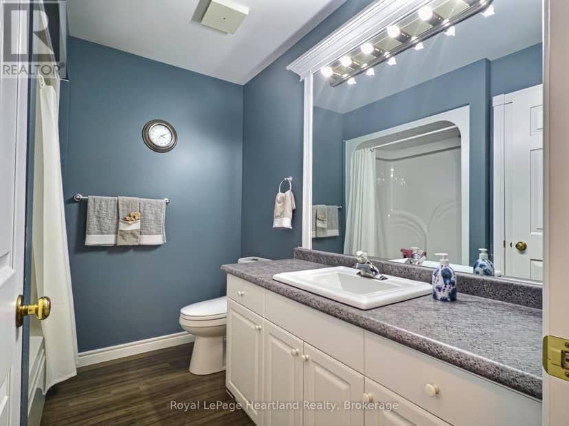 155 Victoria Drive — photo 15 of 40