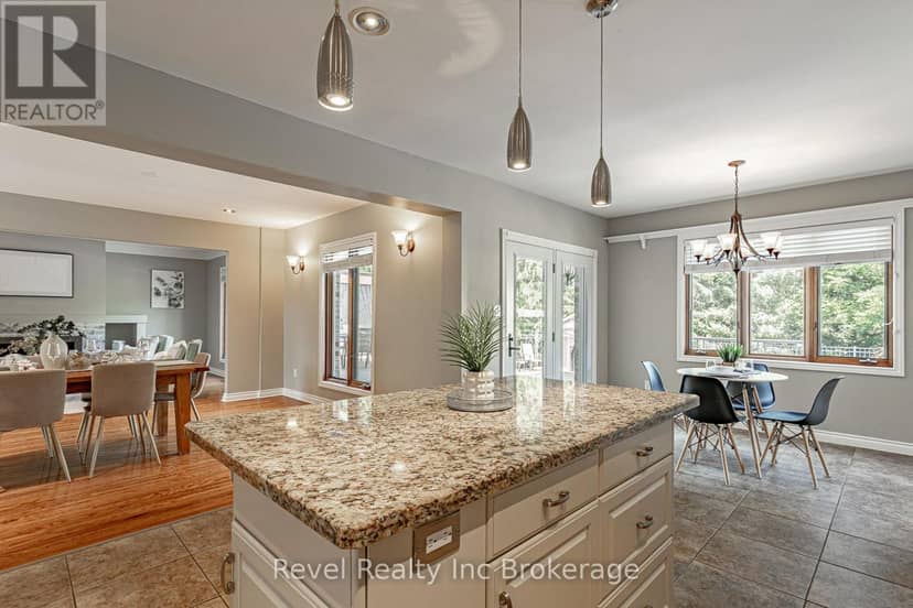 24 McNab Street — photo 10 of 40