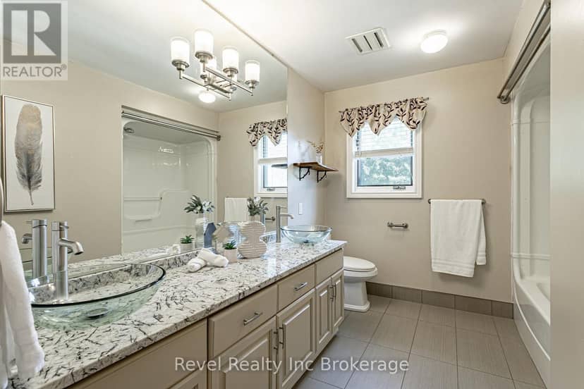 24 McNab Street — photo 23 of 40