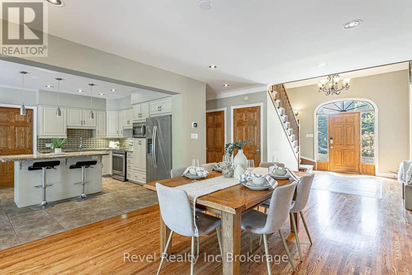 24 McNab Street — photo 9 of 40