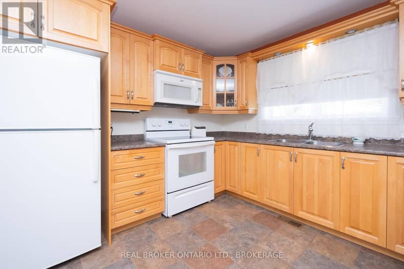 238 Bishop Street S — photo 14 of 40