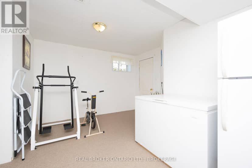 238 Bishop Street S — photo 37 of 40