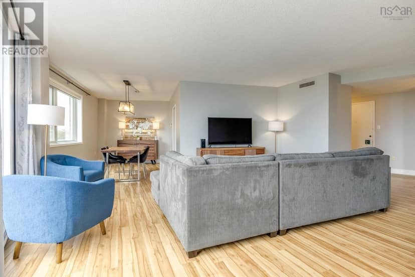 503 1074 Wellington Street — photo 4 of 22