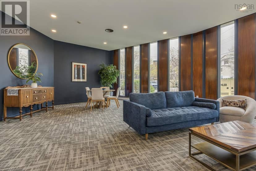 503 1074 Wellington Street — photo 18 of 22