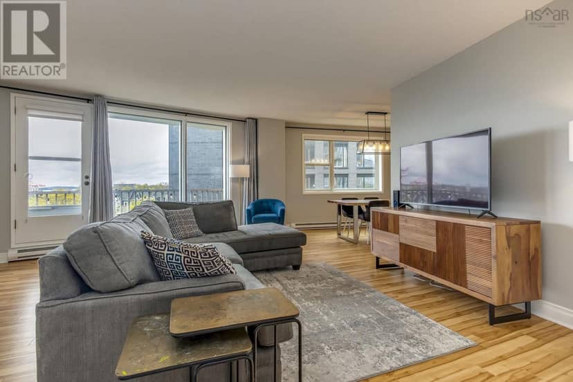 503 1074 Wellington Street — photo 3 of 22