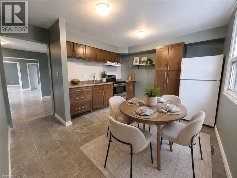 518 CANNON Street E — photo 9 of 21