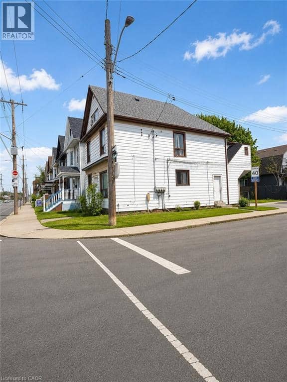 518 CANNON Street E — photo 4 of 21