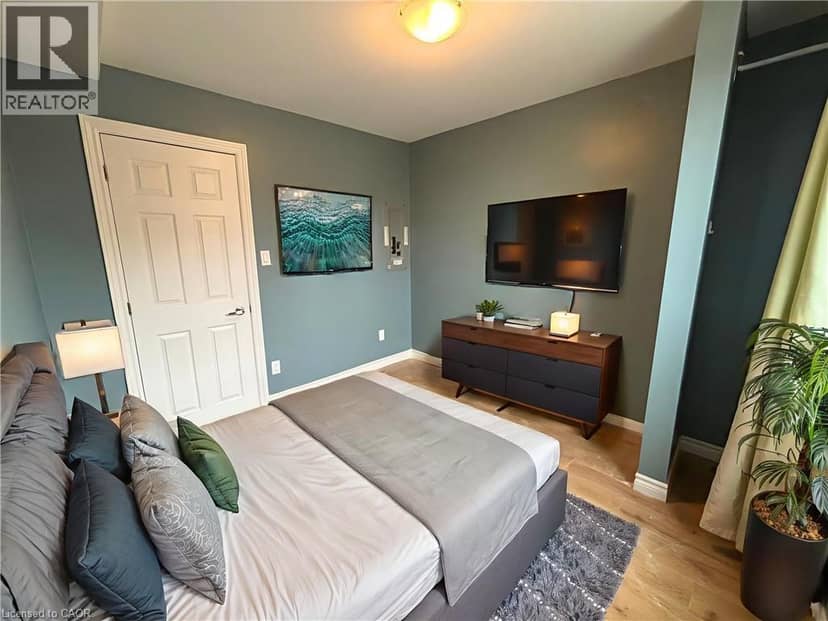 518 CANNON Street E — photo 16 of 21