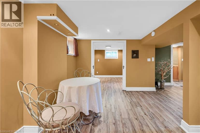 360 GUELPH Line — photo 37 of 40