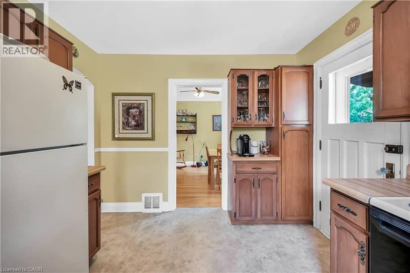 360 GUELPH Line — photo 18 of 40