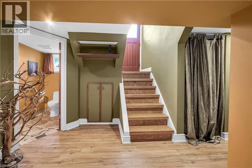 360 GUELPH Line — photo 34 of 40