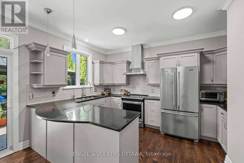 557 Tullamore Street — photo 16 of 40