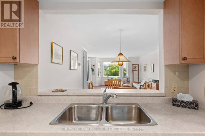 207 - 23 Rogers Road — photo 10 of 37