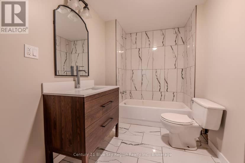 418 Laurier Street — photo 36 of 40