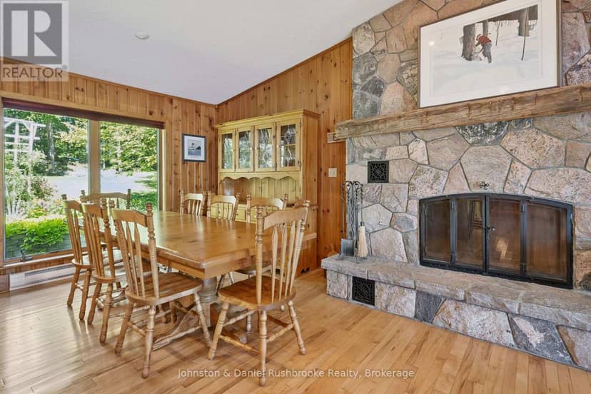 4 - 1041 Ann Street — photo 10 of 40