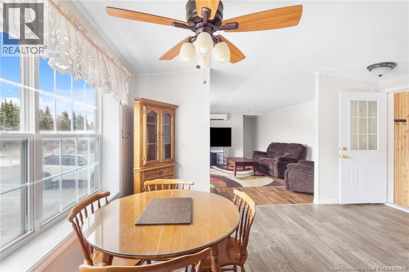 11 Wendy Crescent — photo 12 of 31