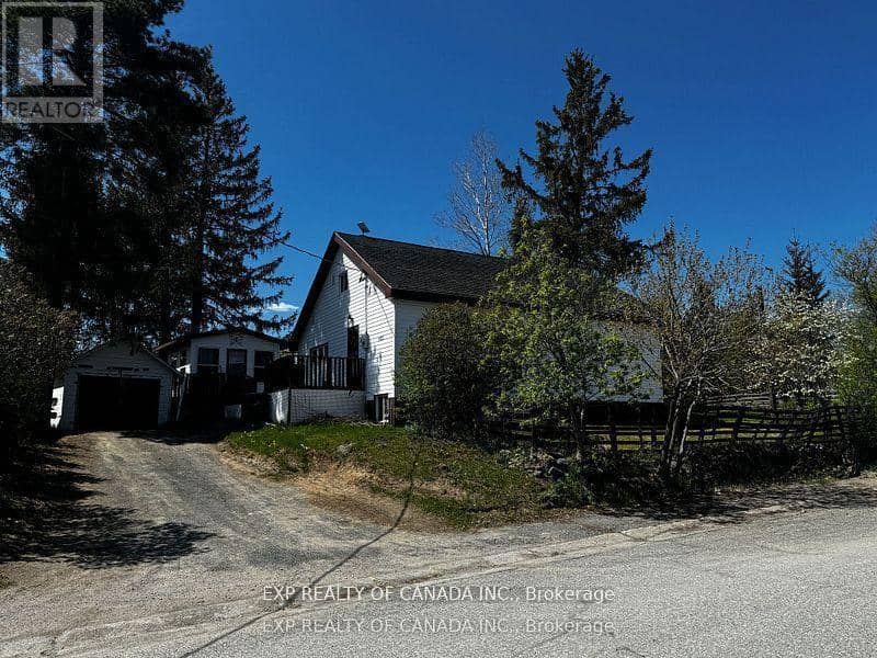 582 Government Road W — photo 1 of 7