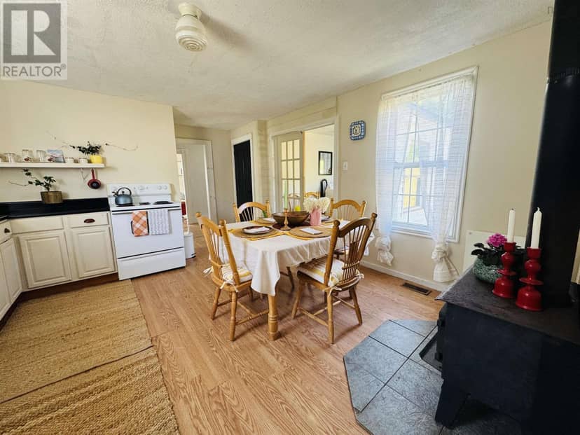 212 Brook Road — photo 18 of 40