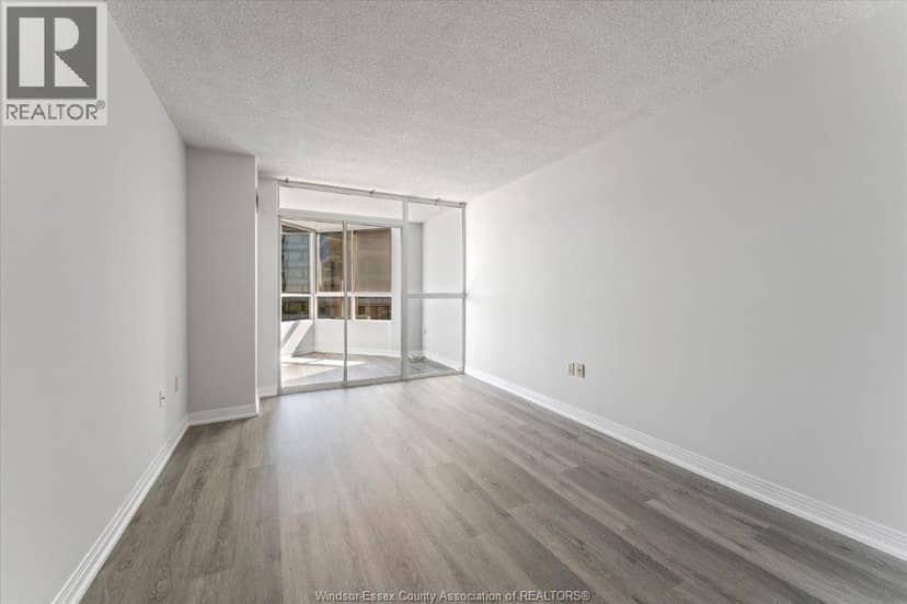 75 RIVERSIDE DRIVE Unit# 906 — photo 10 of 36