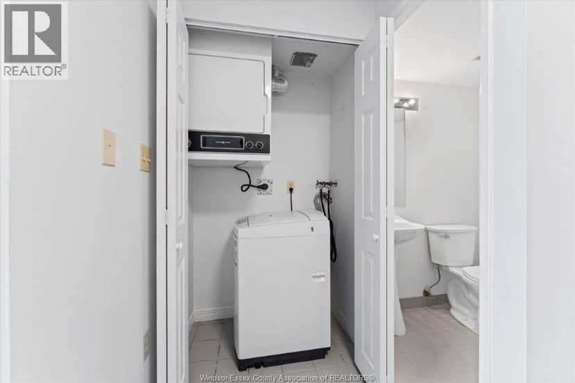 75 RIVERSIDE DRIVE Unit# 906 — photo 18 of 36