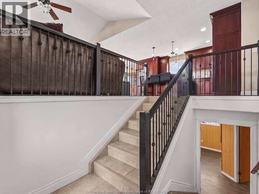 1578 Gore, Harrow, photo 3