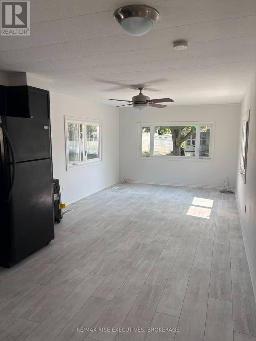 12 Wentworth Drive — photo 4 of 23