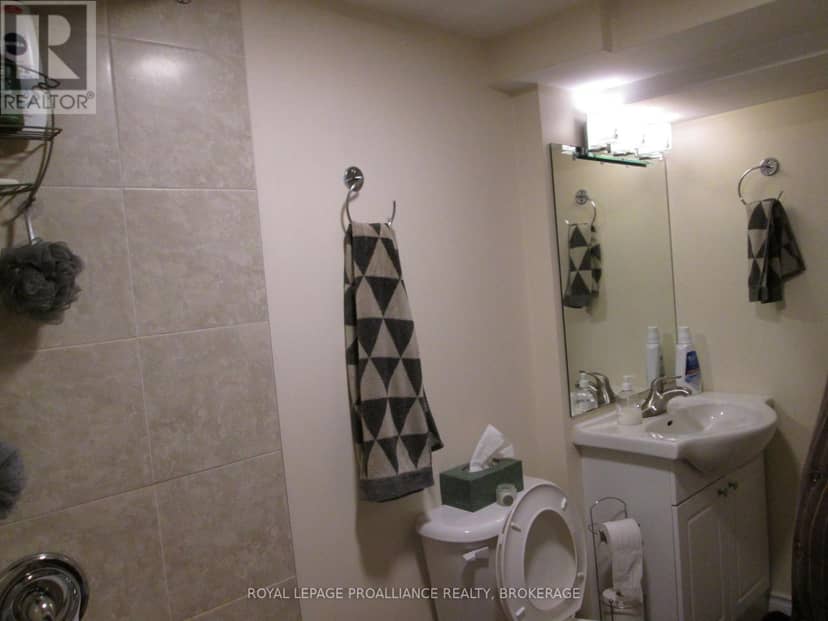 50 Campbell Crescent — photo 13 of 20