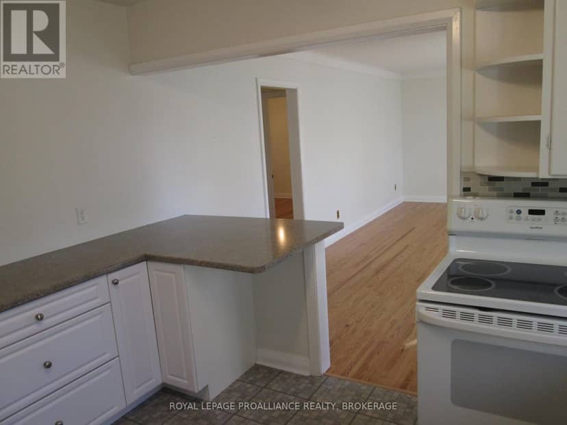 50 Campbell Crescent — photo 6 of 20