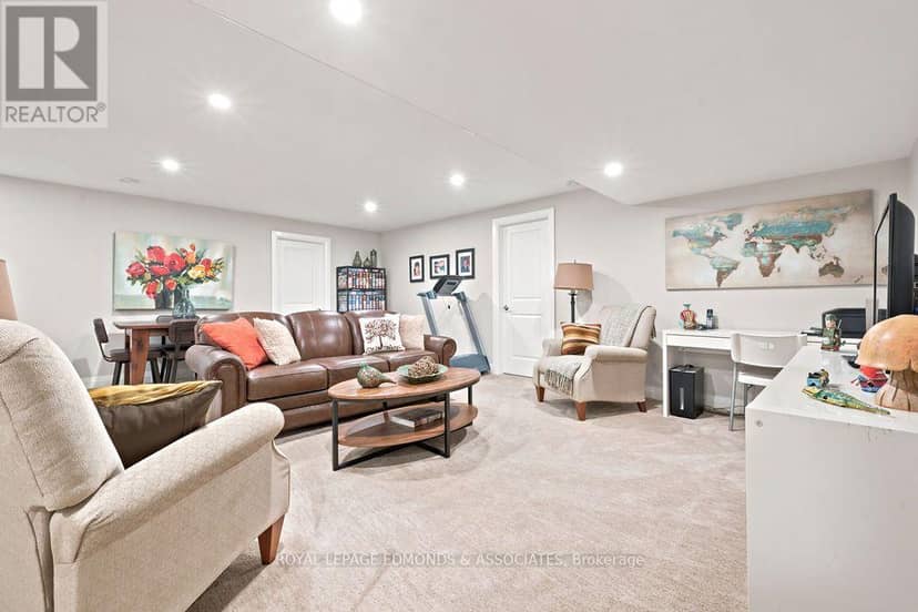 10 Noble Crescent — photo 27 of 39