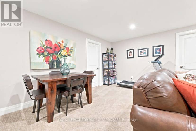 10 Noble Crescent — photo 28 of 39
