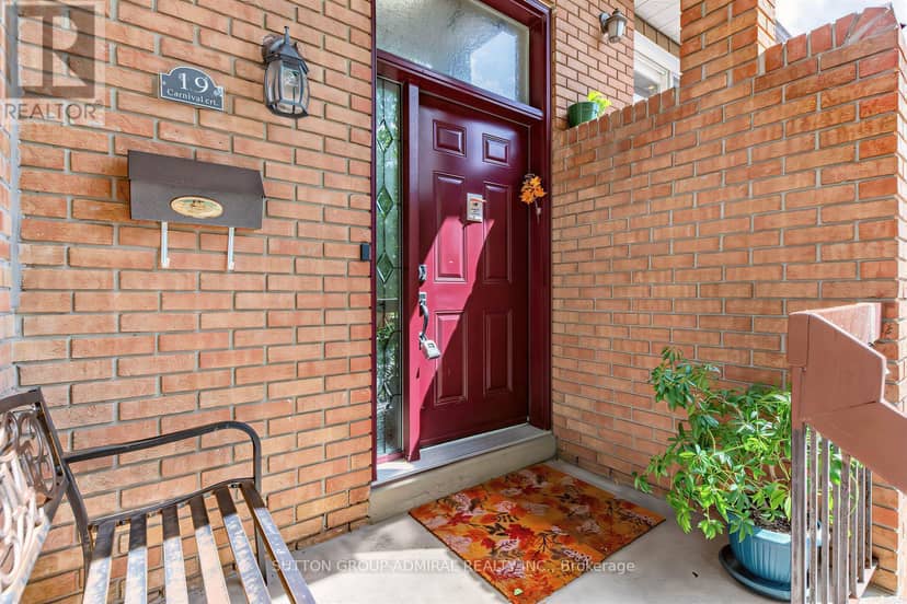 19 Carnival Court, Toronto, photo 3