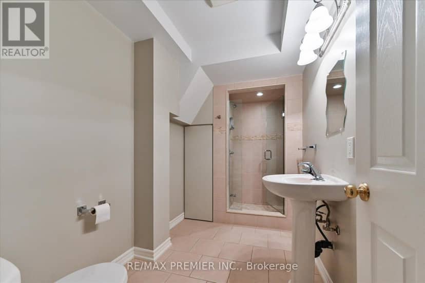 581 Wycliffe Avenue — photo 20 of 23