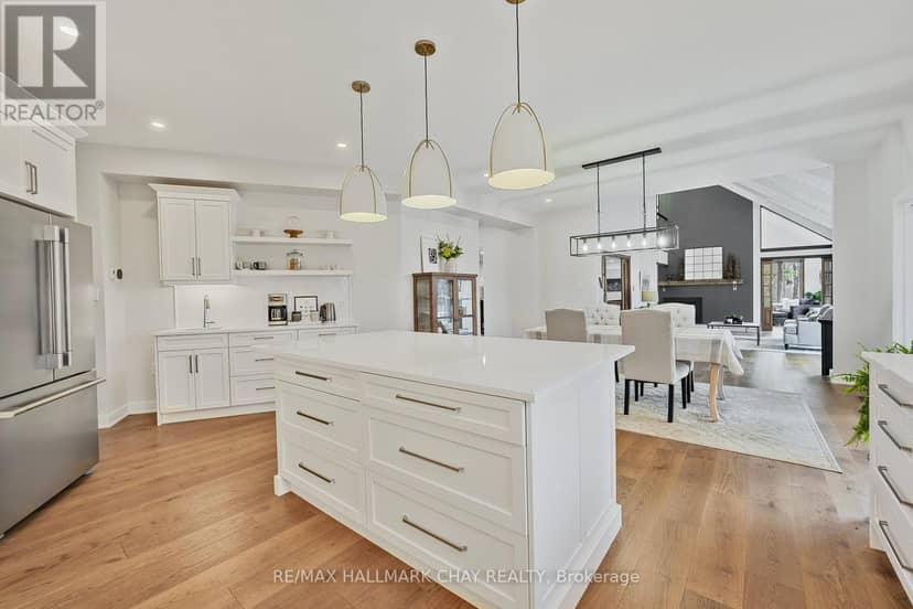 1359 Old Barrie Road E — photo 16 of 40