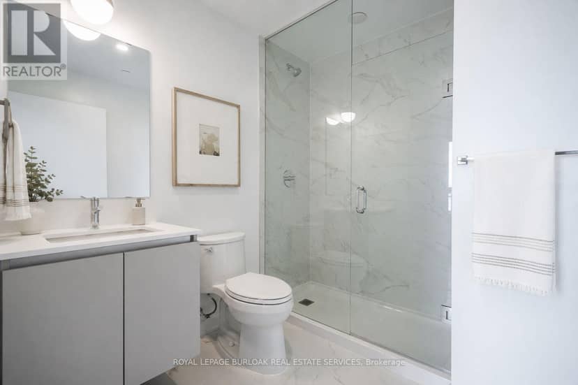801 - 395 Dundas Street W, Oakville, photo 8