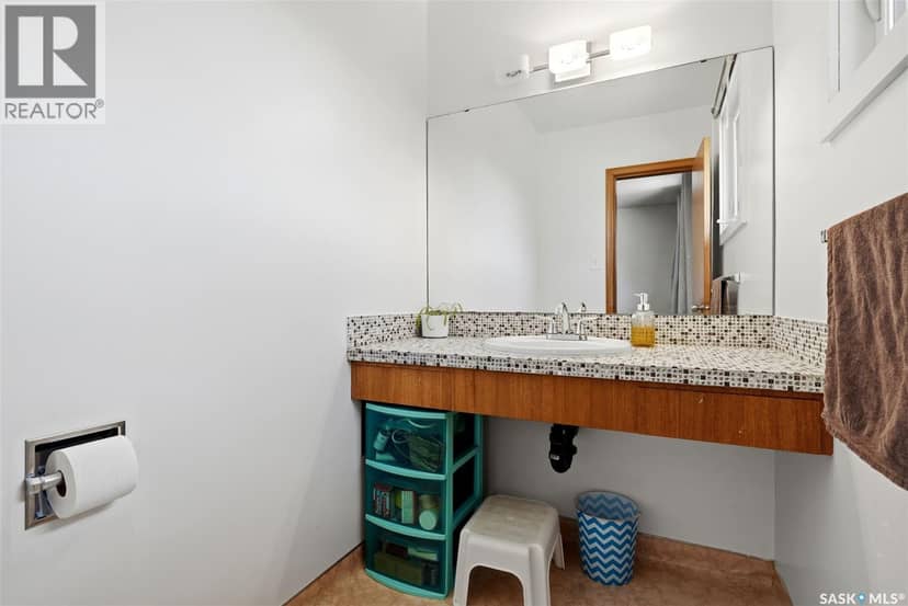 3210 Parliament AVENUE — photo 17 of 40