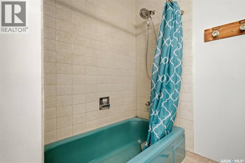 3210 Parliament AVENUE — photo 20 of 40