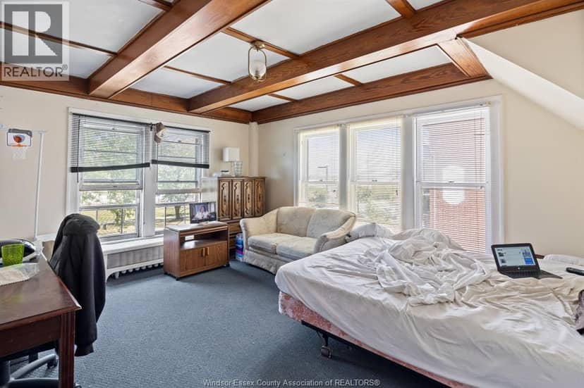 3177 Russell — photo 16 of 31