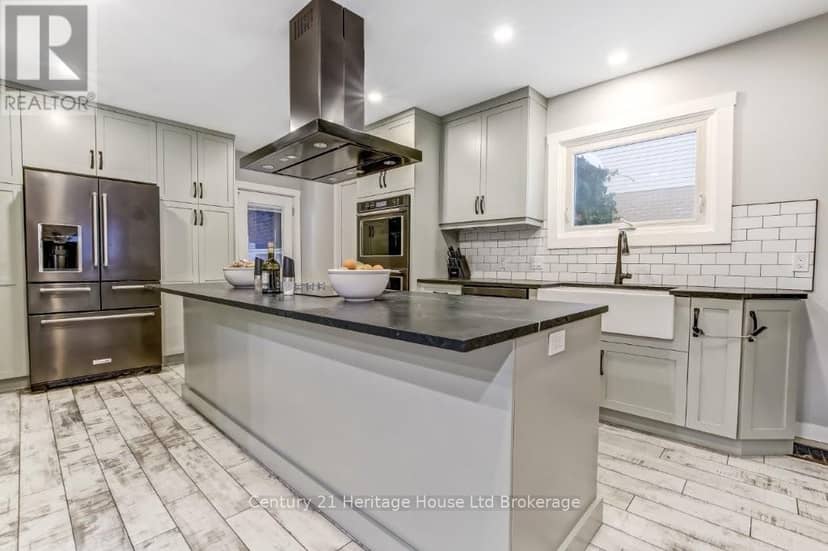 87 Bay Street — photo 3 of 32