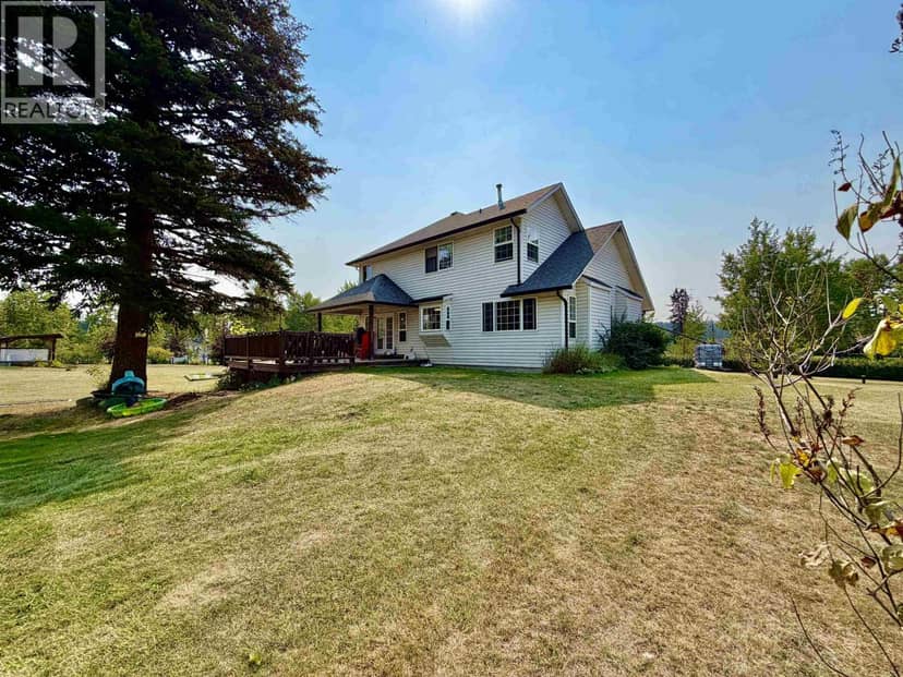 5581 LAKESIDE COURT, 103 Mile House, photo 4
