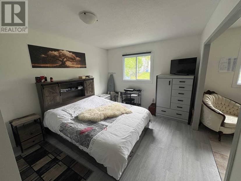 14 Albert ST — photo 16 of 33