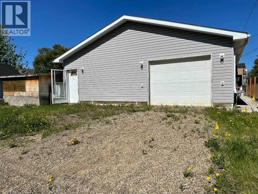 10409 106 Street, High Level, photo 3