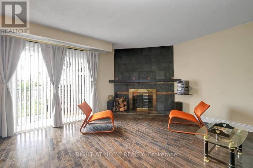 1736 Stoneboat Crescent — photo 5 of 38