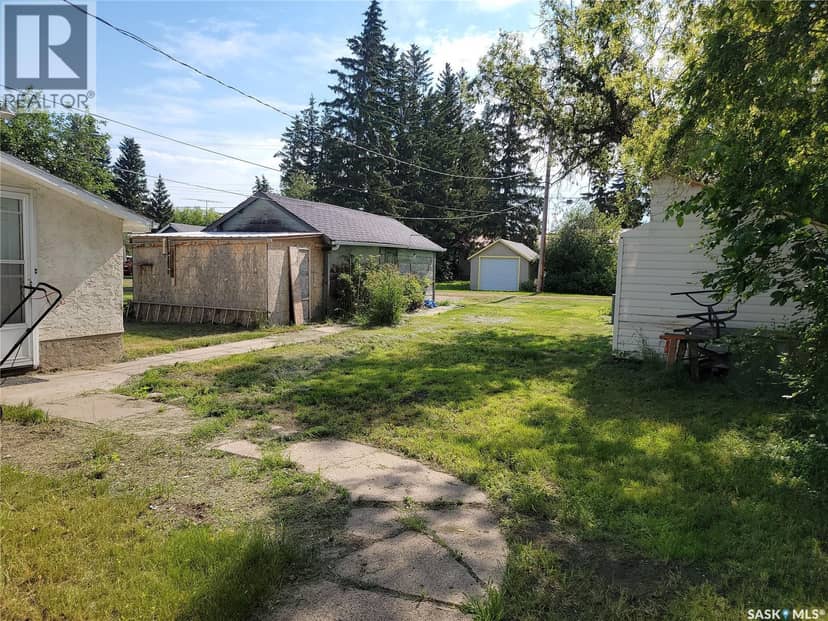 202 Irvine STREET, Cut Knife, photo 2