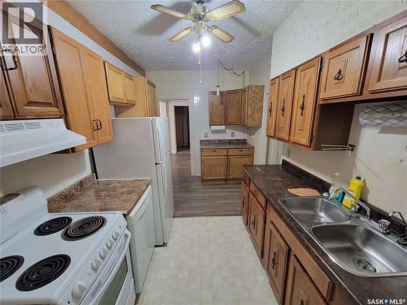 202 Irvine STREET, Cut Knife, photo 7